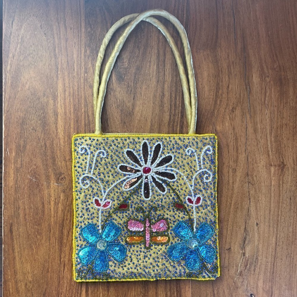 NWT Floral Beaded Mini Purse